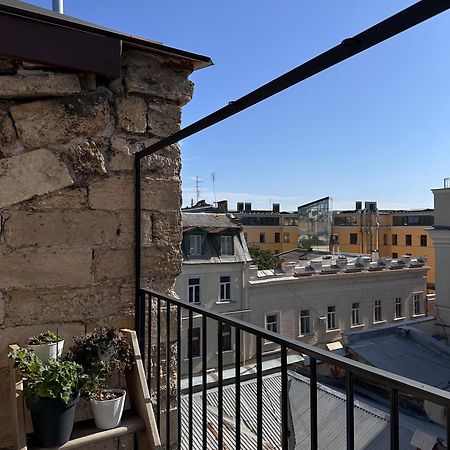 White Door Apartments Mansard Heart Of Odessa 2 Exterior photo